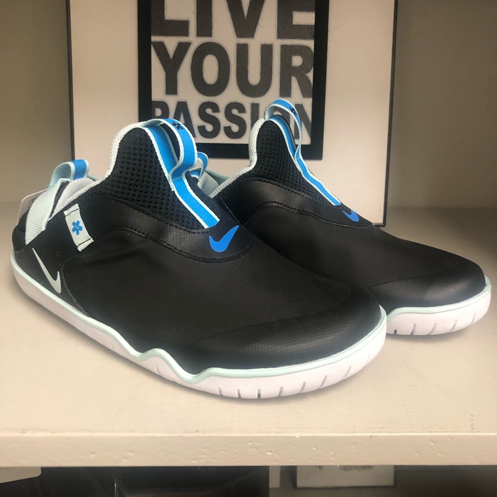 Nike Zoom Pulse Slip in Sneakers. Size 8 New with box